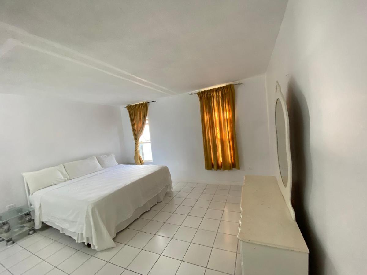 Deluxe Montego Bay Club Studio&Suites Exterior foto