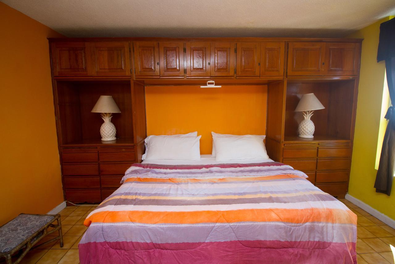 Deluxe Montego Bay Club Studio&Suites Exterior foto