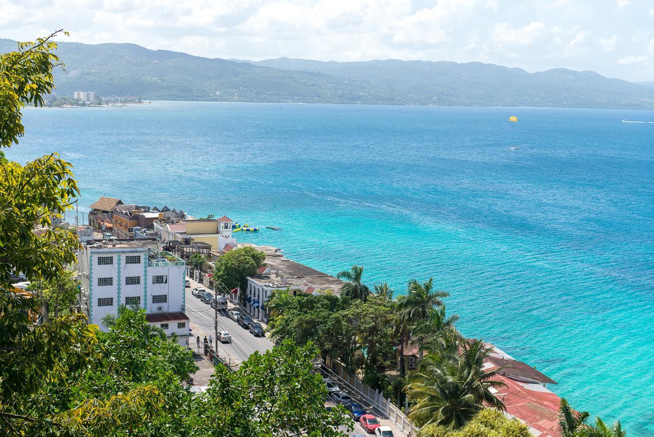 Deluxe Montego Bay Club Studio&Suites Exterior foto